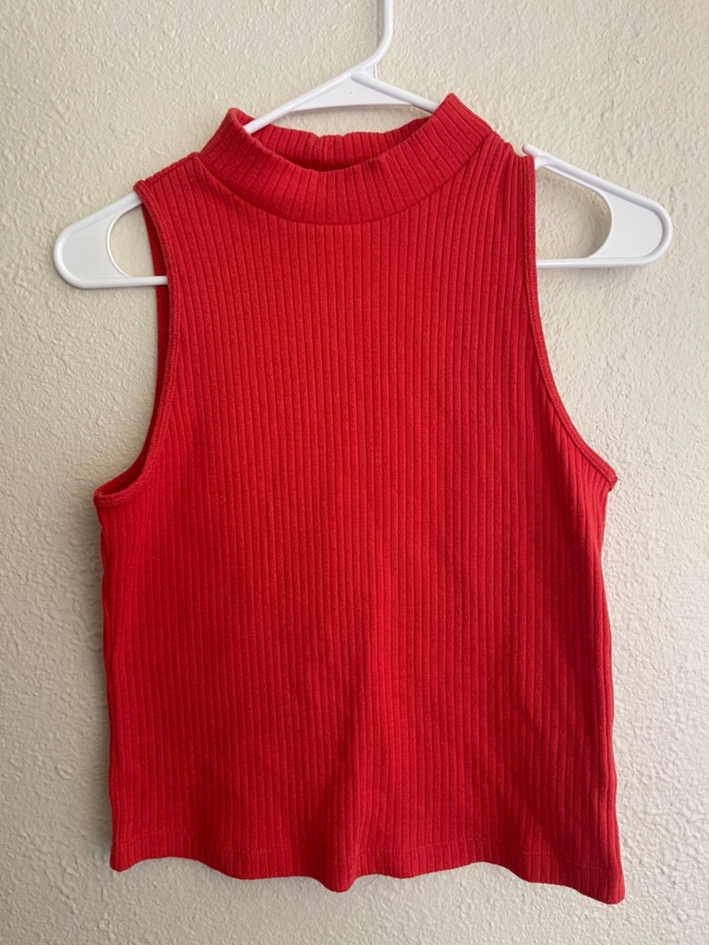 🌸 (5 for $15) Red rib knit tank top, Old Navy medium